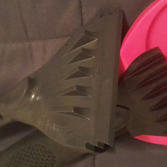 Subzero Ice Scrapper - Picture 4 of 4